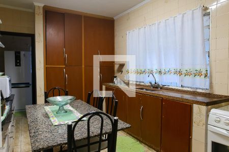 Casa à venda com 230m², 3 quartos e 2 vagas Casa à venda com 230m², 3 quartos e 2 vagasCozinha