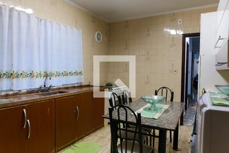 Casa à venda com 230m², 3 quartos e 2 vagas Casa à venda com 230m², 3 quartos e 2 vagasCozinha