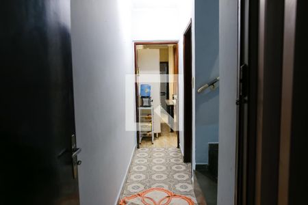 Corredor de casa à venda com 3 quartos, 230m² em Parque Jaçatuba, Santo André