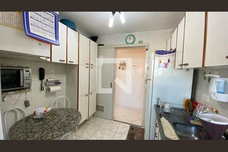 Apartamento à venda com 75m², 2 quartos e 2 vagasCozinha 