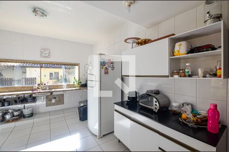 Casa à venda com 142m², 3 quartos e 2 vagas Casa à venda com 142m², 3 quartos e 2 vagasCozinha