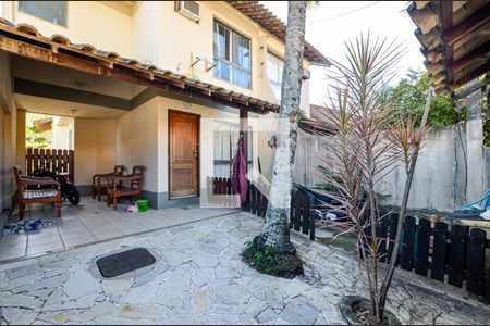 Casa à venda com 142m², 3 quartos e 2 vagas Casa à venda com 142m², 3 quartos e 2 vagasÁrea Externa