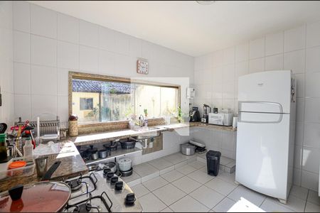 Casa à venda com 142m², 3 quartos e 2 vagas Casa à venda com 142m², 3 quartos e 2 vagasCozinha