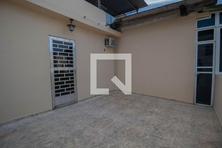 Casa de condomínio à venda com 120m², 3 quartos e 3 vagasVaranda 