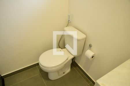 Casa de condomínio para alugar com 102m², 3 quartos e 2 vagasBanheiro social