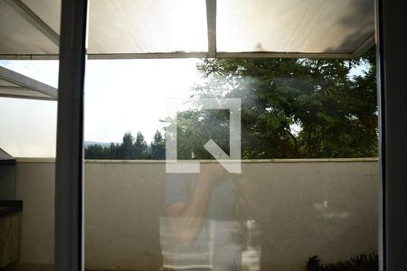 Sala de casa de condomínio para alugar com 3 quartos, 102m² em Paisagem Renoir, Cotia