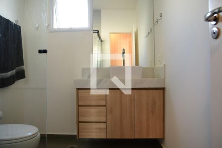 Casa de condomínio para alugar com 102m², 3 quartos e 2 vagasBanheiro da Suíte