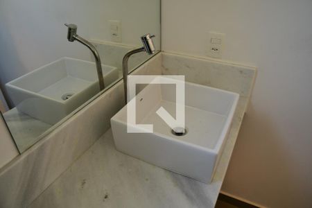 Casa de condomínio para alugar com 102m², 3 quartos e 2 vagasBanheiro da Suíte