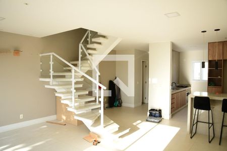 Sala de casa de condomínio para alugar com 3 quartos, 102m² em Paisagem Renoir, Cotia