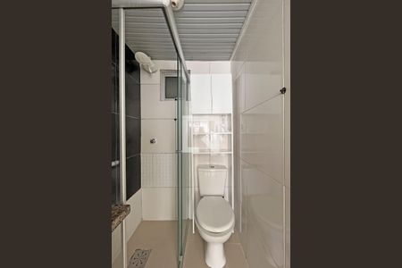 Banheiro de kitnet/studio para alugar com 1 quarto, 22m² em Centro Histórico, Porto Alegre