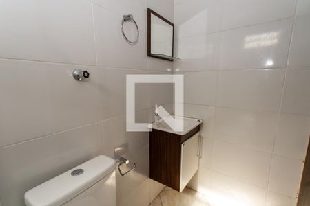 Banheiro de casa para alugar com 2 quartos, 50m² em Jardim Nova Cidade, Guarulhos