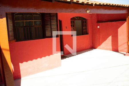 Casa para alugar com 105m², 3 quartos e 3 vagas Casa para alugar com 105m², 3 quartos e 3 vagasEntrada