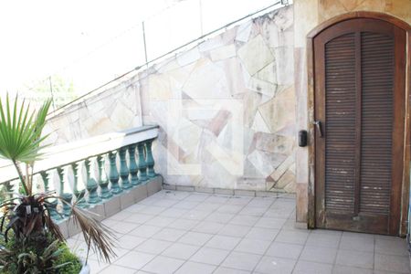 Casa para alugar com 400m², 4 quartos e 5 vagasQuarto 1 Varanda