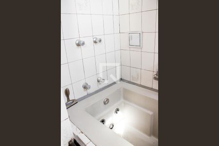 Casa para alugar com 400m², 4 quartos e 5 vagasBanheiro do Quarto 1