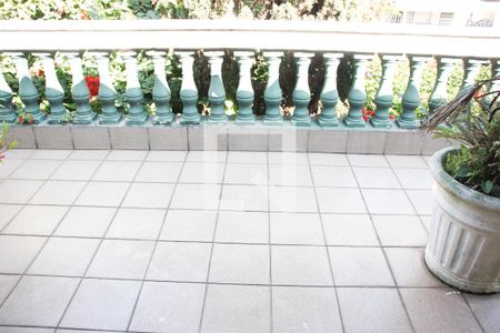 Casa para alugar com 400m², 4 quartos e 5 vagasQuarto 1 Varanda