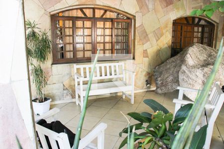 Casa para alugar com 400m², 4 quartos e 5 vagasÁrea externa