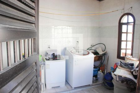 Casa para alugar com 400m², 4 quartos e 5 vagasLavanderia