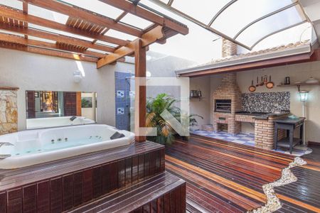 Casa à venda com 240m², 3 quartos e 3 vagasQuintal