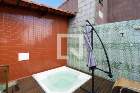 Casa à venda com 360m², 4 quartos e 4 vagas Casa à venda com 360m², 4 quartos e 4 vagasDeck e Hidro