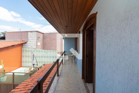 Casa à venda com 360m², 4 quartos e 4 vagas Casa à venda com 360m², 4 quartos e 4 vagasVaranda Superior