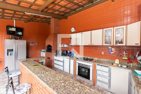 Casa à venda com 360m², 4 quartos e 4 vagas Casa à venda com 360m², 4 quartos e 4 vagasCozinha e Espaço Gourmet