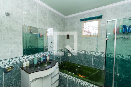 Casa à venda com 360m², 4 quartos e 4 vagas Casa à venda com 360m², 4 quartos e 4 vagasBanheiro 2