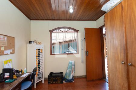 Casa à venda com 360m², 4 quartos e 4 vagas Casa à venda com 360m², 4 quartos e 4 vagasEscritório Externo