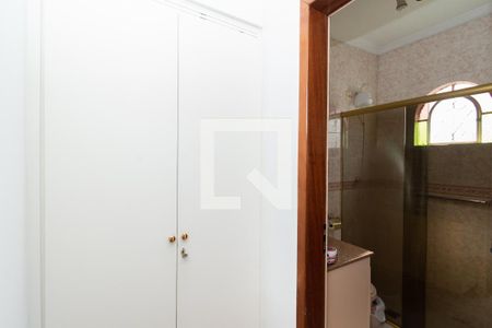 Casa à venda com 360m², 4 quartos e 4 vagas Casa à venda com 360m², 4 quartos e 4 vagasSuite 1