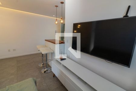 Sala de apartamento para alugar com 2 quartos, 48m² em Jardim Santa Rosa, Taboão da Serra