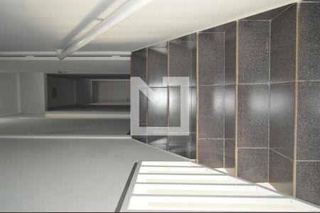 Casa à venda com 310m², 5 quartos e 3 vagasEscadas