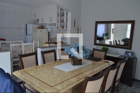 Casa à venda com 310m², 5 quartos e 3 vagasCozinha - casa fundo