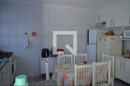 Casa à venda com 310m², 5 quartos e 3 vagasCozinha - casa fundo
