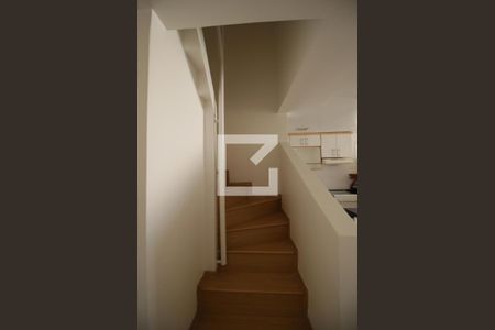 Apartamento para alugar com 75m², 1 quarto e 1 vagaEscada