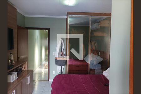 Casa à venda com 200m², 3 quartos e 6 vagasQuarto 01 Suíte