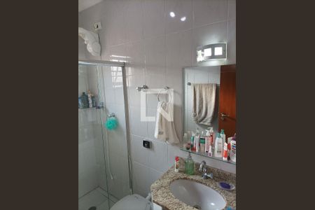 Casa à venda com 200m², 3 quartos e 6 vagasBanheiro 2