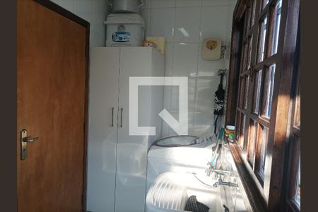 Casa à venda com 200m², 3 quartos e 6 vagasLavanderia