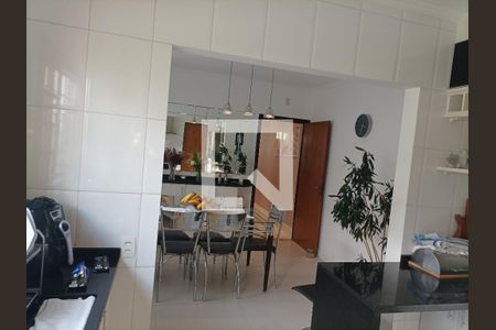 Casa à venda com 200m², 3 quartos e 6 vagasCozinha