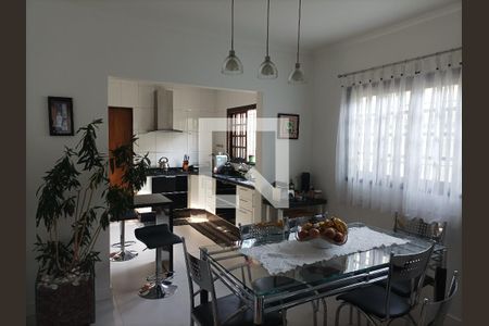 Casa à venda com 200m², 3 quartos e 6 vagasCozinha