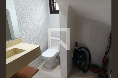 Casa à venda com 200m², 3 quartos e 6 vagasLavabo