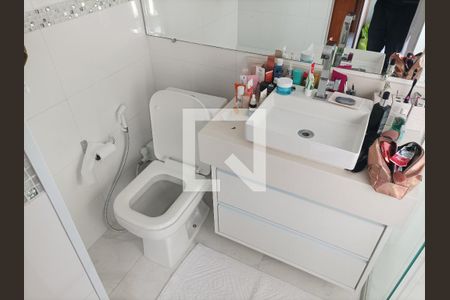 Casa à venda com 200m², 3 quartos e 6 vagasBanheiro 03 Suíte