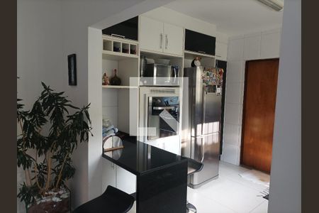 Casa à venda com 200m², 3 quartos e 6 vagasCozinha