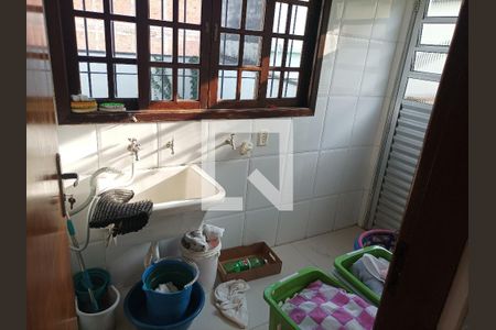 Casa à venda com 200m², 3 quartos e 6 vagasLavanderia