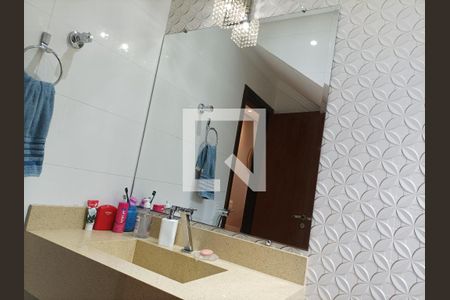 Casa à venda com 200m², 3 quartos e 6 vagasLavabo