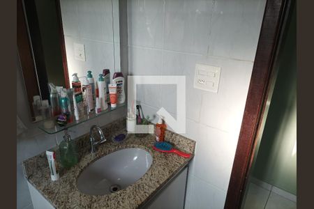 Casa à venda com 200m², 3 quartos e 6 vagasBanheiro 2