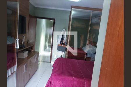 Casa à venda com 200m², 3 quartos e 6 vagasQuarto 01 Suíte