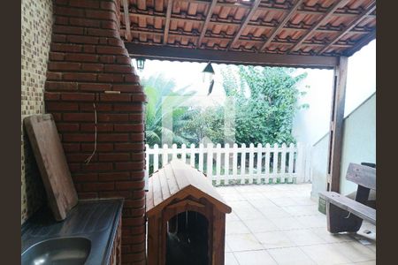 Casa à venda com 200m², 3 quartos e 6 vagasÁrea comum - Churrasqueira