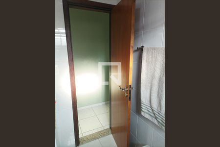 Casa à venda com 200m², 3 quartos e 6 vagasBanheiro 2