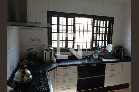 Casa à venda com 200m², 3 quartos e 6 vagasCozinha