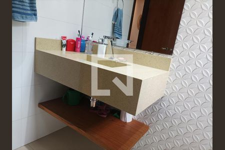 Casa à venda com 200m², 3 quartos e 6 vagasLavabo