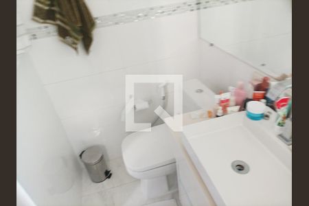 Casa à venda com 200m², 3 quartos e 6 vagasBanheiro 03 Suíte